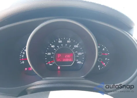 2015 Kia Soul z USA, uszkodzony, nr VIN KNDJN2A29F7777844